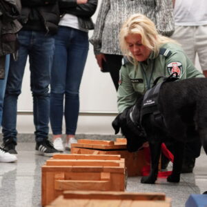 Zdjęcie 14. Zajęcia w jednostkach organizacyjnych KAS – Oddział Celny Port Lotniczy Kraków-Balice