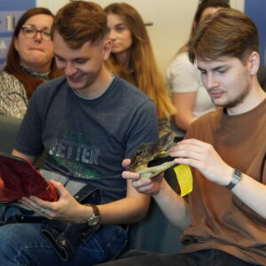 Zdjęcie 4. Zajęcia w jednostkach organizacyjnych KAS – Oddział Celny Port Lotniczy Kraków-Balice