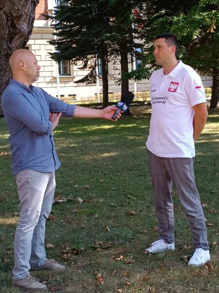 Dr Radosław Ślusarczyk (Uniwersytet Ekonomiczny w Krakowie) rozmawia z dziennikarzem